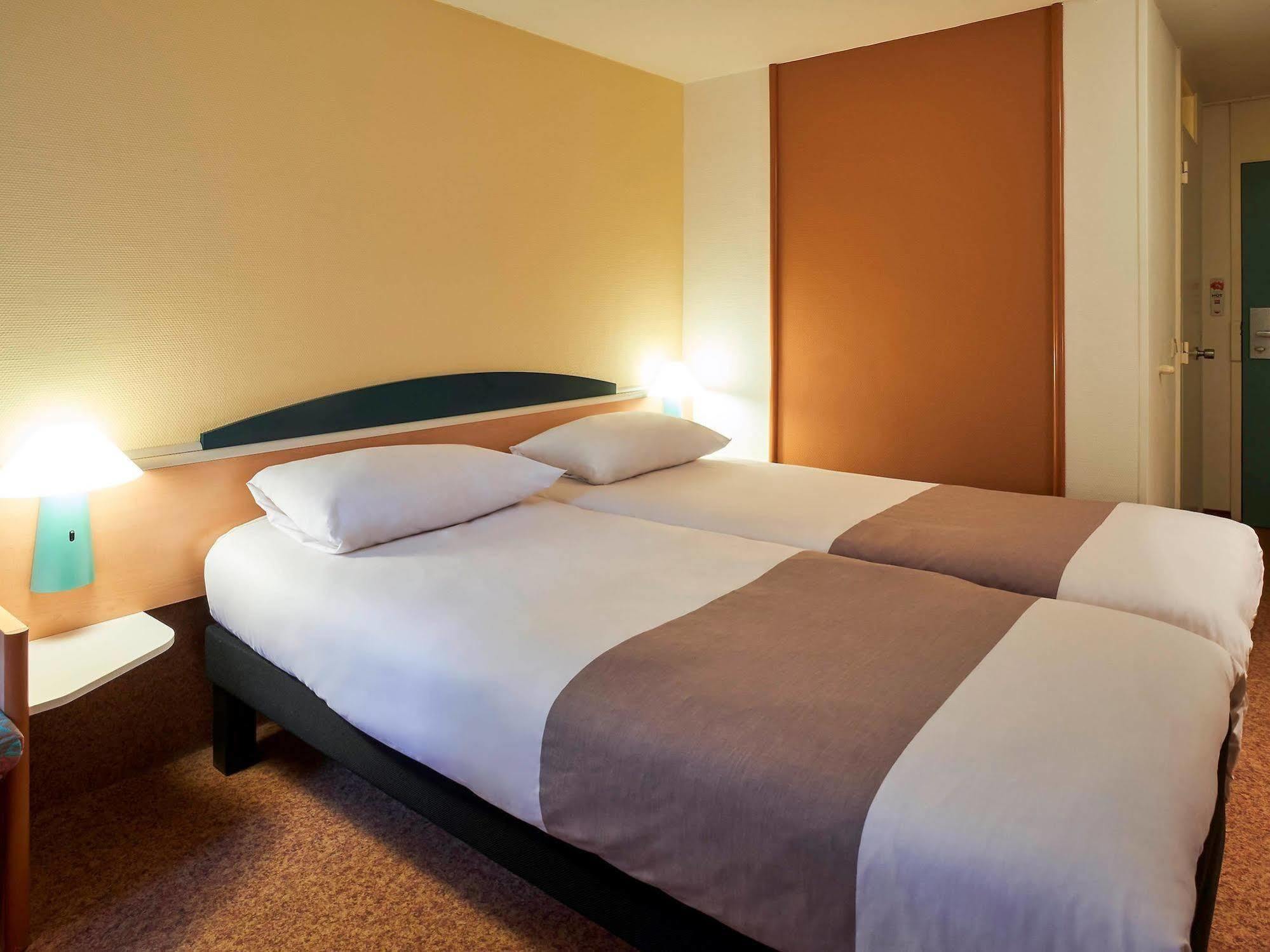 Ibis Tilburg Hotell Eksteriør bilde